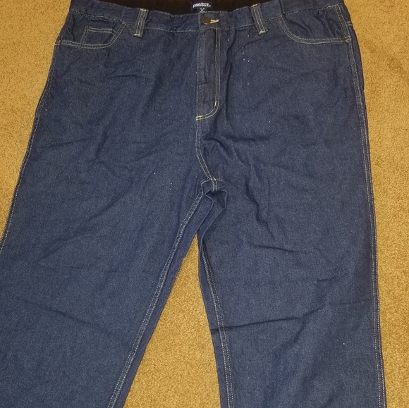Expandable Waist Relaxed Fit Jeans - Picture 3 of 8
